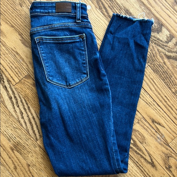 Judy Blue Denim - 💚HP💚 Judy Blue Five Button Skinny Jeans
